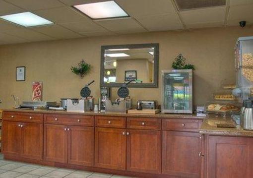 фото отеля Quality Inn Merchants Drive