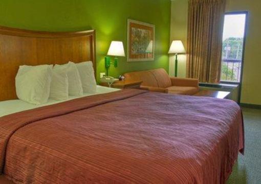 фото отеля Quality Inn Merchants Drive