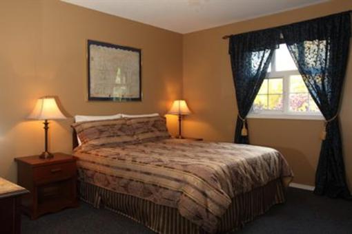 фото отеля Courthouse Inn Revelstoke
