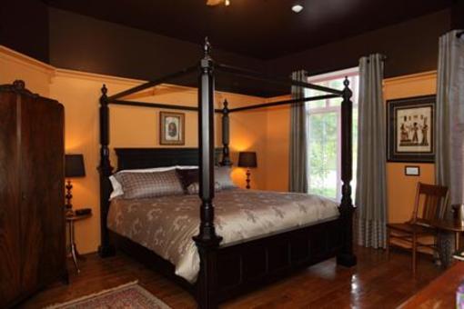 фото отеля Courthouse Inn Revelstoke