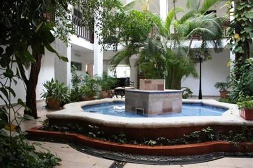 фото отеля Hotel Colonial Cancun