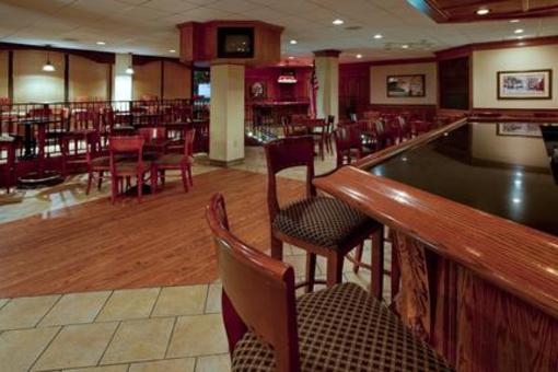фото отеля Holiday Inn Cumberland Downtown