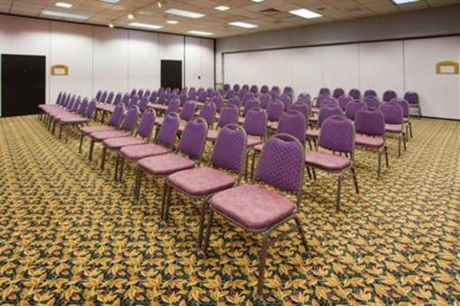 фото отеля Holiday Inn Cumberland Downtown