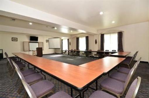 фото отеля BEST WESTERN Fort Worth Inn & Suites