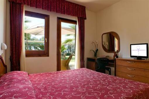 фото отеля Heracles Village Hotel