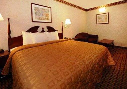 фото отеля Comfort Inn & Suites West Springfield