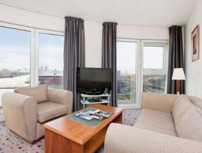 фото отеля Ramada Hotel and Suites London Docklands