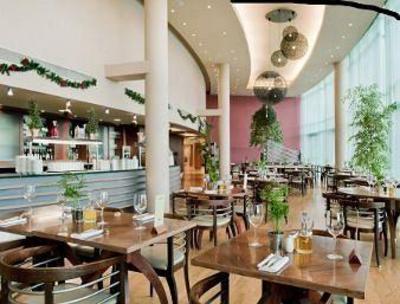 фото отеля Ramada Hotel and Suites London Docklands