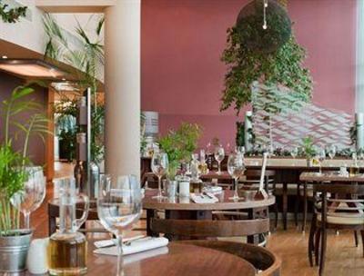 фото отеля Ramada Hotel and Suites London Docklands
