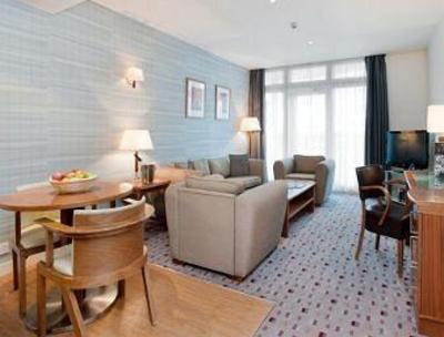 фото отеля Ramada Hotel and Suites London Docklands