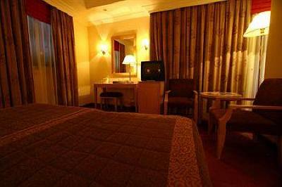 фото отеля Curium Palace Hotel