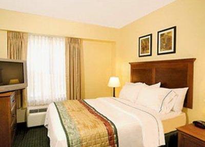 фото отеля TownePlace Suites Suffolk Chesapeake