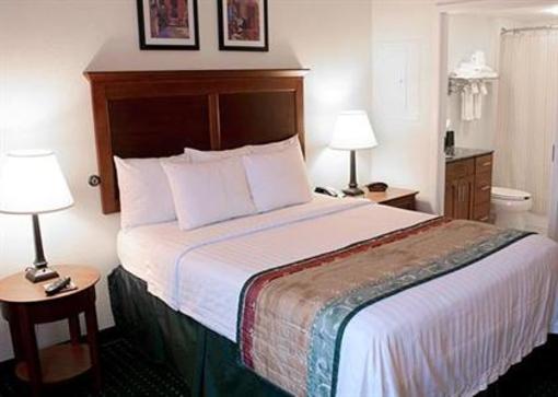 фото отеля TownePlace Suites Suffolk Chesapeake