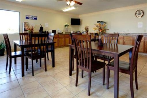 фото отеля Americas Best Value Inn & Suites Macon