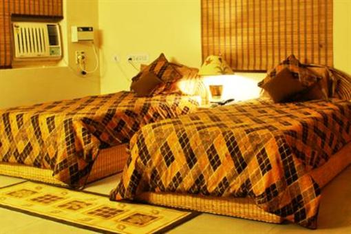 фото отеля Nakshatra Bawa Road Hotel