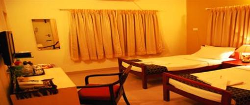 фото отеля Nakshatra Bawa Road Hotel