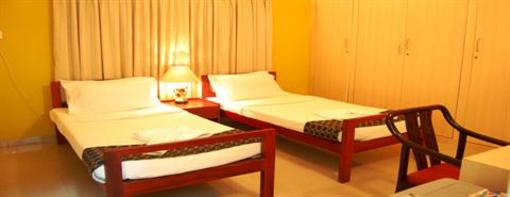 фото отеля Nakshatra Bawa Road Hotel