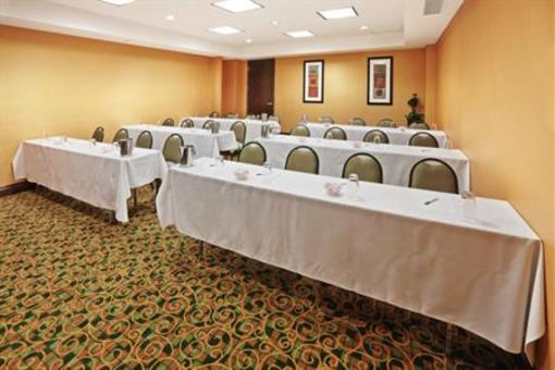 фото отеля Holiday Inn Wichita Falls (At the Falls)
