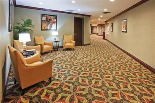 фото отеля Holiday Inn Wichita Falls (At the Falls)