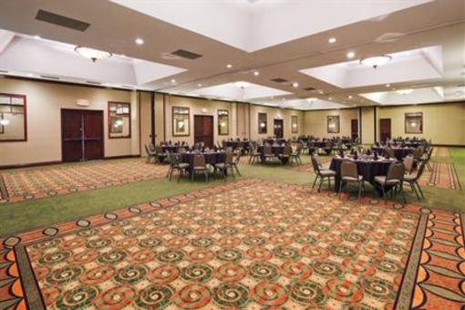 фото отеля Holiday Inn Wichita Falls (At the Falls)