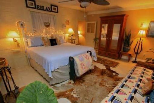 фото отеля Robin's Nest Bed and Breakfast Lakeway