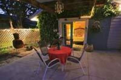 фото отеля Robin's Nest Bed and Breakfast Lakeway