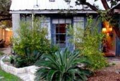 фото отеля Robin's Nest Bed and Breakfast Lakeway