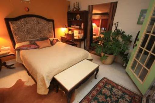 фото отеля Robin's Nest Bed and Breakfast Lakeway
