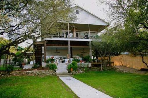 фото отеля Robin's Nest Bed and Breakfast Lakeway