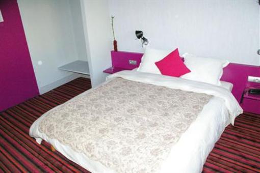 фото отеля Le Latino Cafe Hotel
