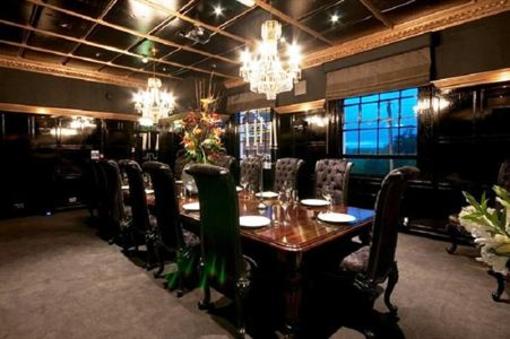 фото отеля The Lazy Cow Hotel Warwick