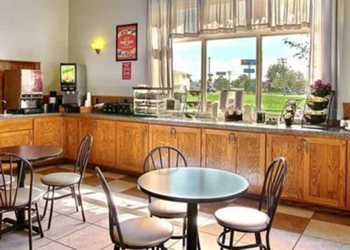 фото отеля Econo Lodge Inn & Suites Green Bay