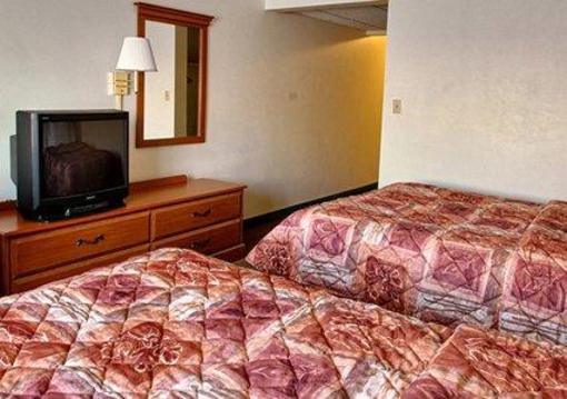 фото отеля Econo Lodge Inn & Suites Green Bay