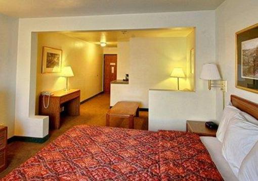 фото отеля Econo Lodge Inn & Suites Green Bay