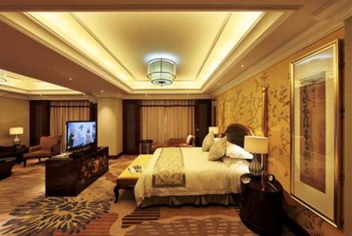 фото отеля Landison Hotel