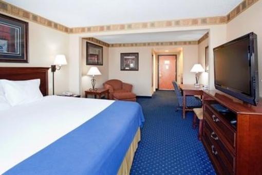 фото отеля Holiday Inn Express Hotel & Suites Cheyenne
