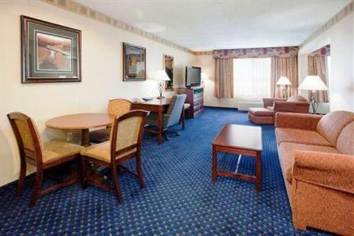 фото отеля Holiday Inn Express Hotel & Suites Cheyenne