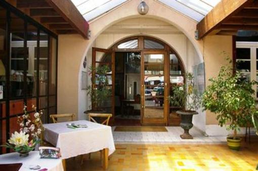 фото отеля Hostellerie De La Roseraie Cazaubon