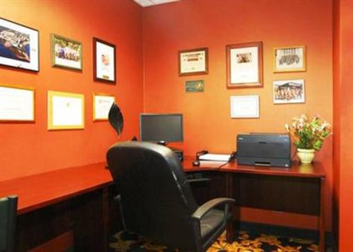 фото отеля Comfort Suites Southpark