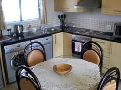 фото отеля Island Letting - Crystal Towers Residences