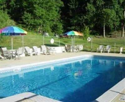 фото отеля SpringHills Rodeway Inn Lake George