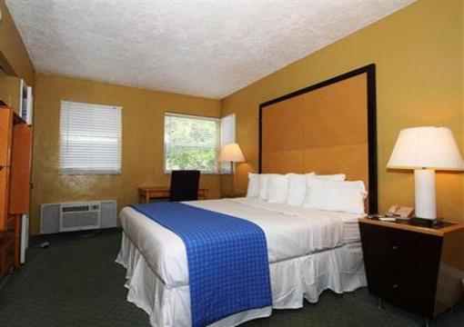 фото отеля Avalon Waterfront Inns Beach Resort