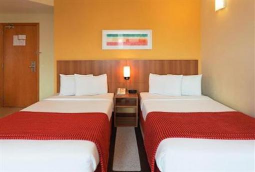 фото отеля Holiday Inn Express Sumare Ave