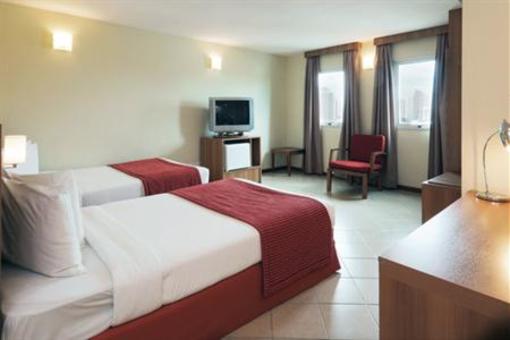 фото отеля Holiday Inn Express Sumare Ave
