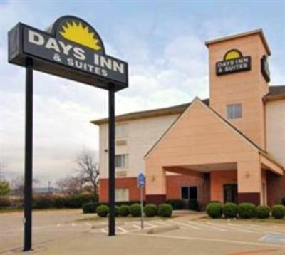 фото отеля Days Inn and Suites Dallas