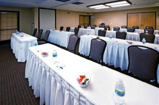 фото отеля Holiday Inn Express Phoenix -I-10 West Goodyear