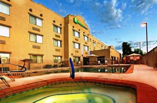 фото отеля Holiday Inn Express Phoenix -I-10 West Goodyear