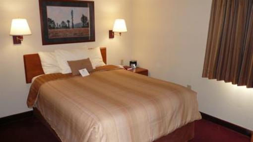 фото отеля Candlewood Suites Newport News