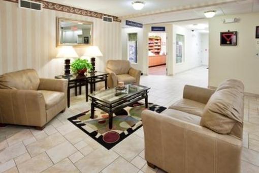фото отеля Candlewood Suites Newport News