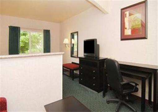 фото отеля Comfort Suites Portland Airport